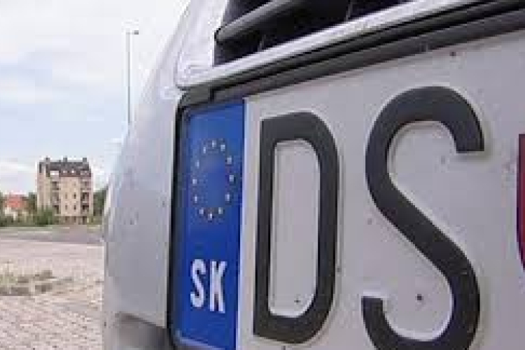 Kevesebben trükköztek a rendszámmal