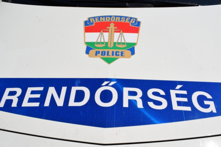 Családjával segített elő prostitúciót egy paksi nő