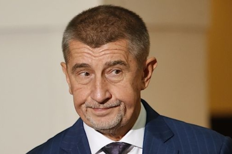 Andrej Babis: az ANO kormánya a jövőben állami pénzből nem szállít fegyvereket Ukrajnának